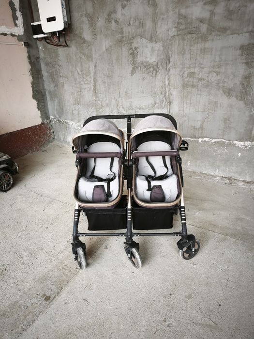 Продается коляска двойная (для двойни/близнящек)