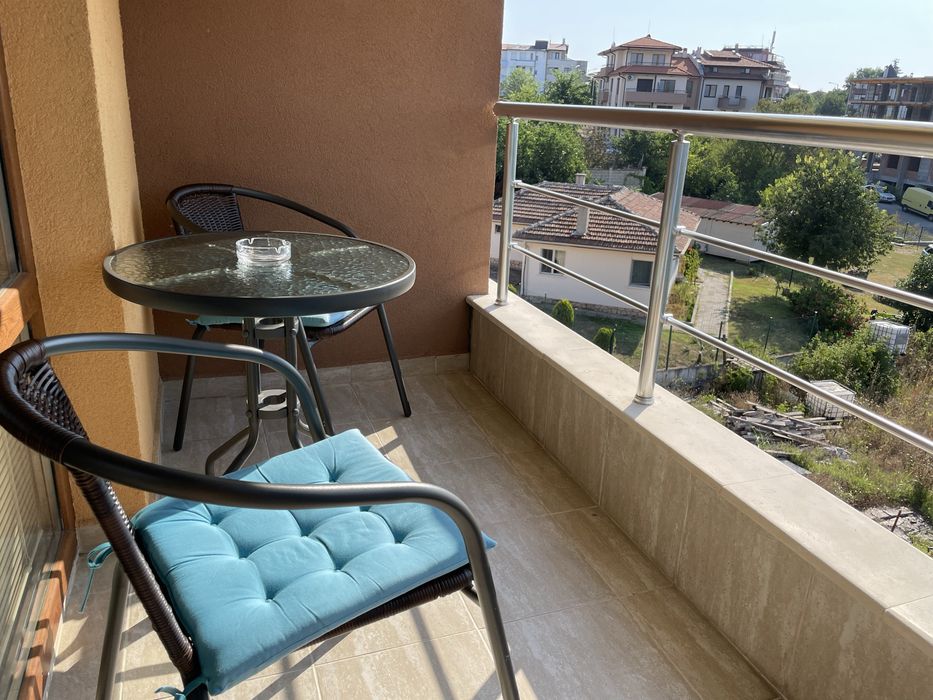 Двустаен апартамент в Царево, кв. Василико