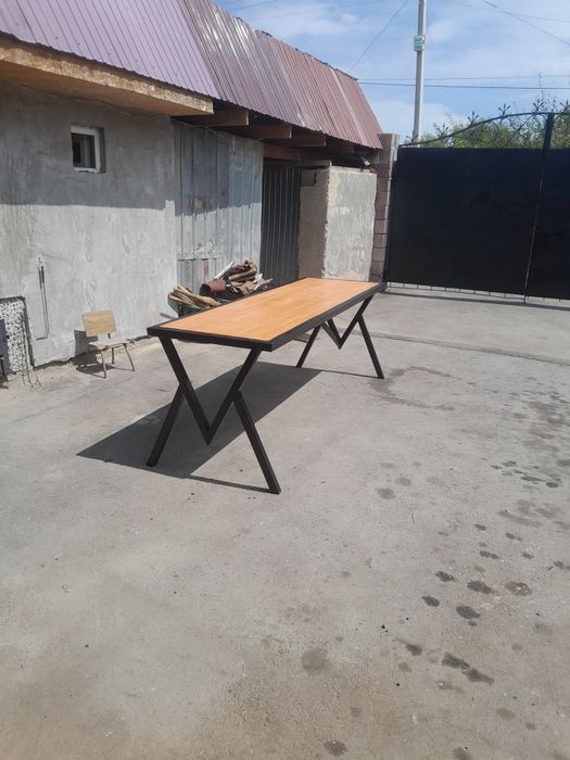Продаётся   стол