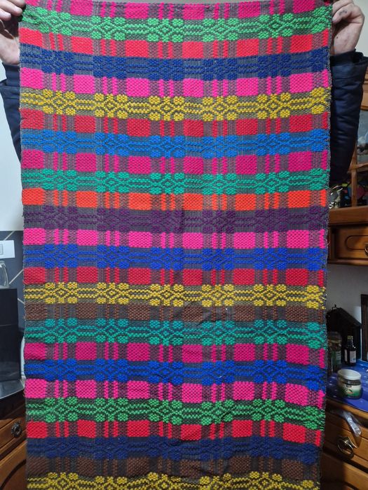 Pături țesute manual