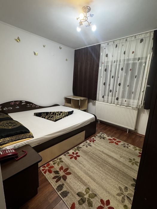 GARSONIERA sau APARTAMENT , Chirie etaj 1 in regim hotelier, central