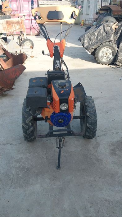 Motoblok sotiladi yahshi holatda