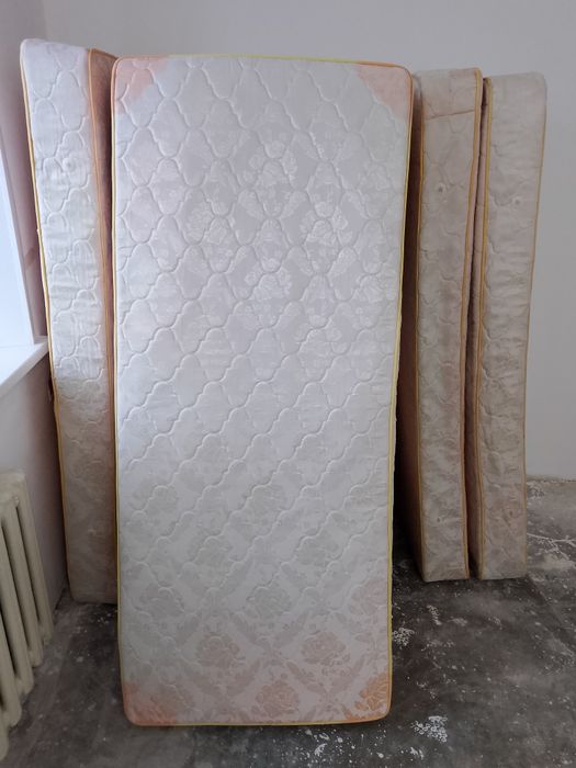 Матрас с одялом в