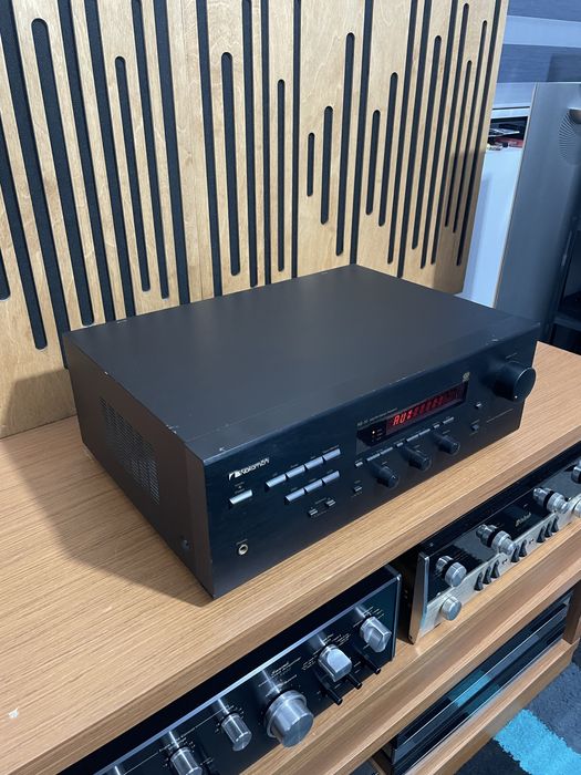 Nakamichi RE 10 amplificator stereo 100W X 2 cu telecomanda