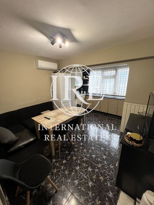 Продава се Четиристаен апартамент в Варна, Младост 1 - 80 кв.м за 1141 €/кв.м - Снимка #2