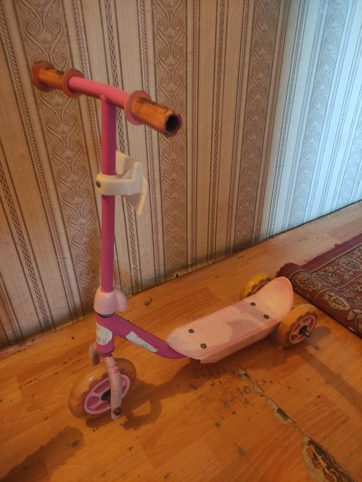 Продам детский самокат за 1700 тенге