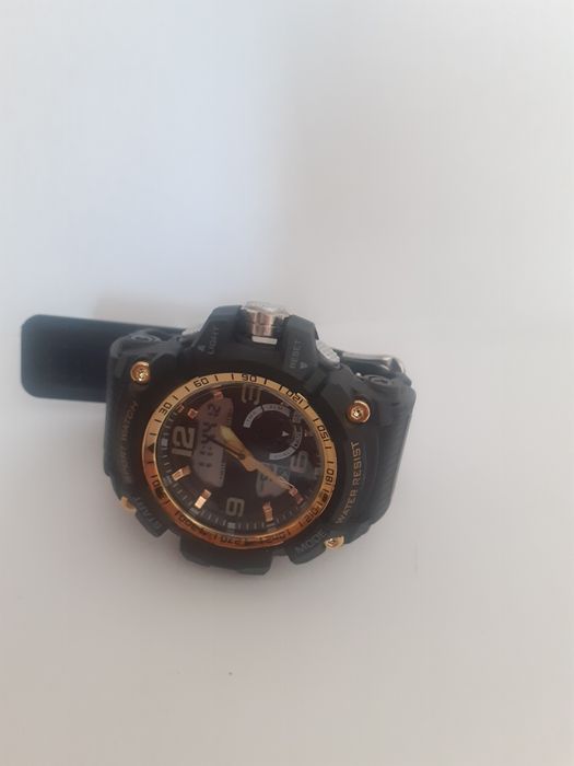 Ceas francez mecanic cu interfate electronice