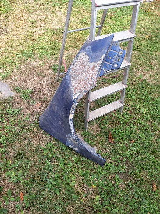 Vând aripa dreapta fata Volkswagen golf