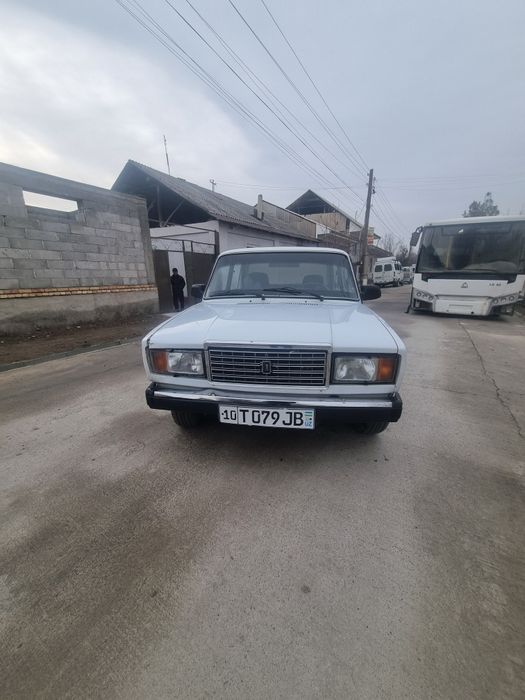 Vaz 2107 sotiladi