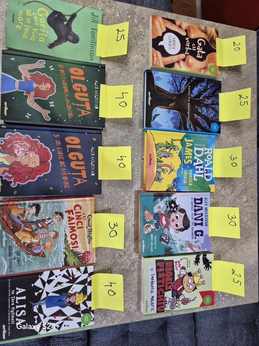 Vând cărți de povești