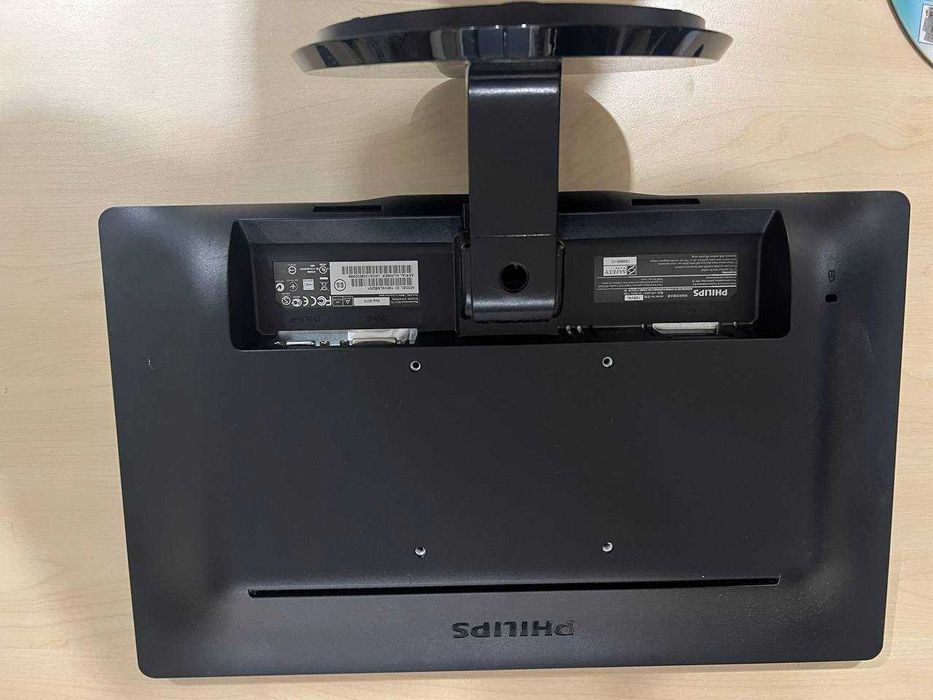 Монитор Phillips 196V4LSB2/01 18,5" на запчасти