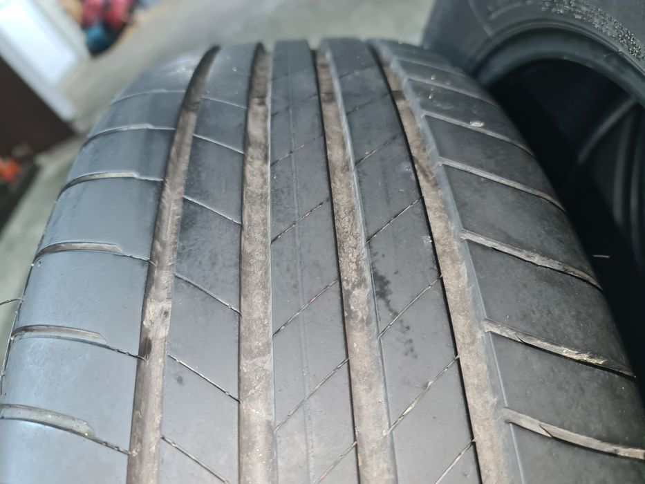 Vând 4 anvelope de vara Bridgestone turanza T005
