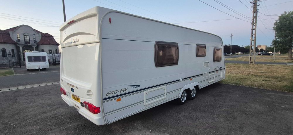 Rulota Lunar Delta 640 EW 2005 Mobilata si Utilata 4-5 Persoane Inmatriculata RO