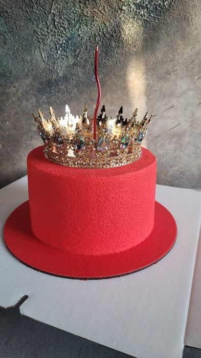 Торт с короной от 1 кг