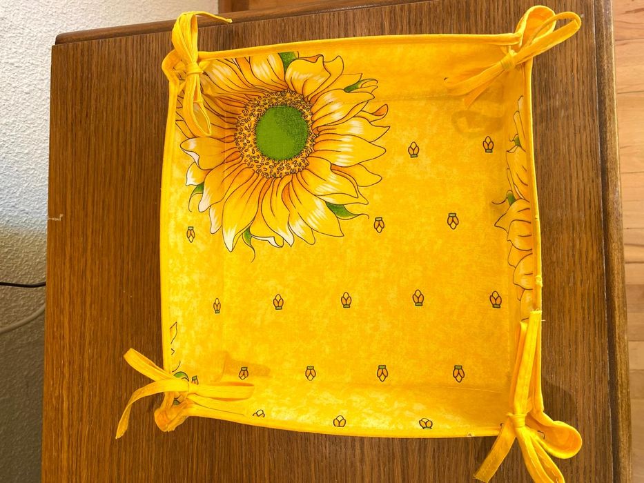 Cos de paine sau fructe