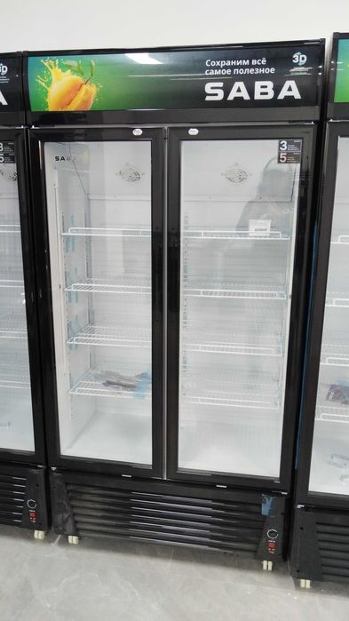 Новый витринный холодильник