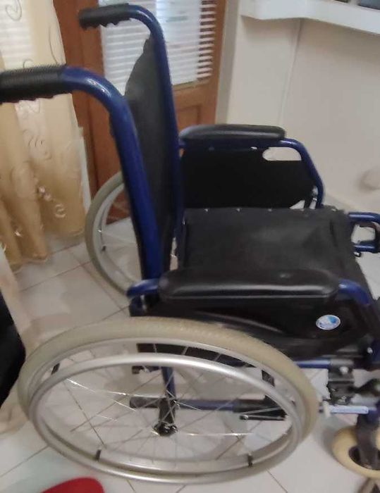 Продавам инвалидна количка-VERMEIREN