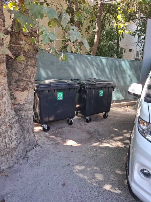 Пластиковые мусорные контейнеры (Россия) — 660/770/1100 литров