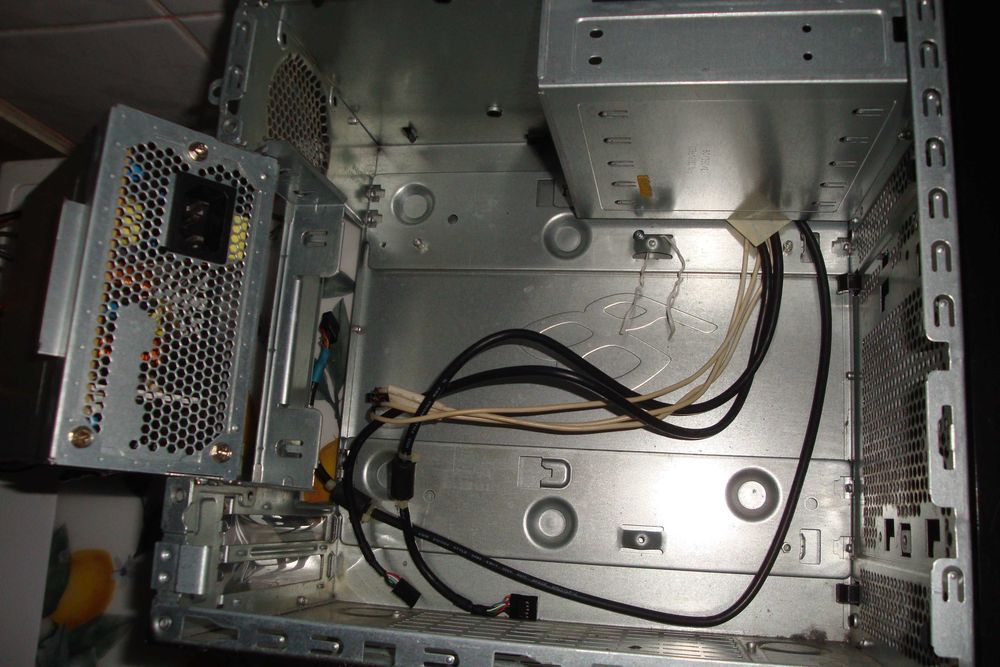 carcasa Packard Bell mini itx cu sursa Hipro card reader