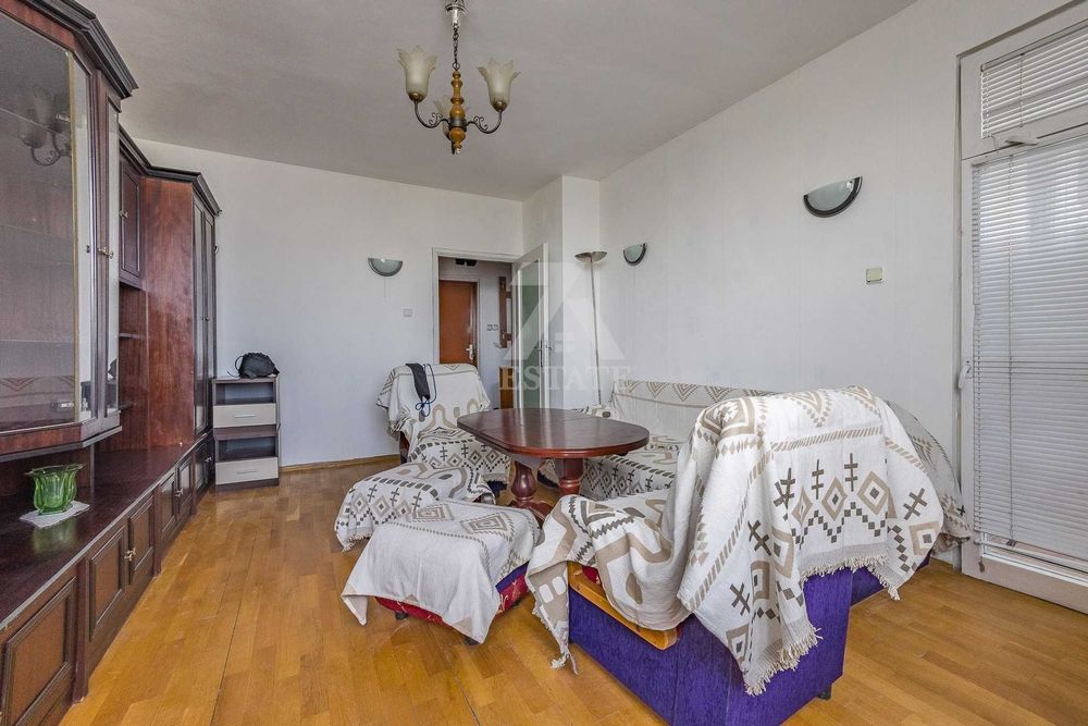 Дава се под наем Тристаен апартамент в София, Зона Б-18 - 74 кв.м за 613 € - Снимка #1