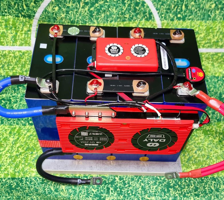 ГОТОВ ТЯГОВ 12v 320ач lifepo4 Акумулатор 250A BMS Bluetoth солар Wifi