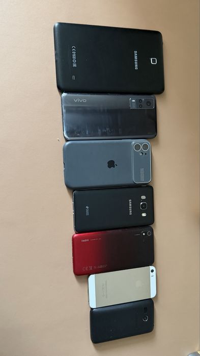 Продается 7 телефонов и один планшет