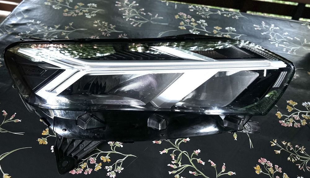 Far dreapta LED Dacia Logan 3