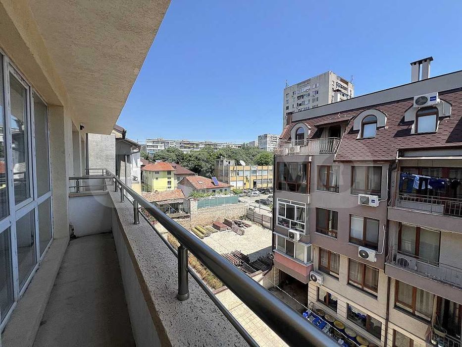 Продава се Двустаен апартамент в Варна, Трошево - 65 кв.м за 2000 €/кв.м - Снимка #1