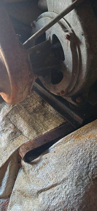 Продам бензиновый мотор для полива