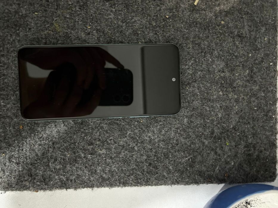 Обменяю  на айфон или продам за 80000 редми нот 11 коробка все есть