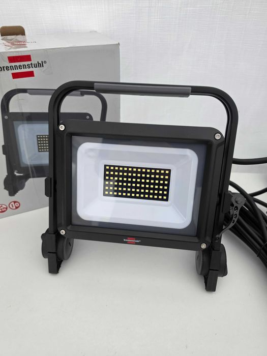 Brennenstuhl JARO 7060 M proiector led portabil cu alimentare de la retea 5800 lumen | 6500 K | 230 V