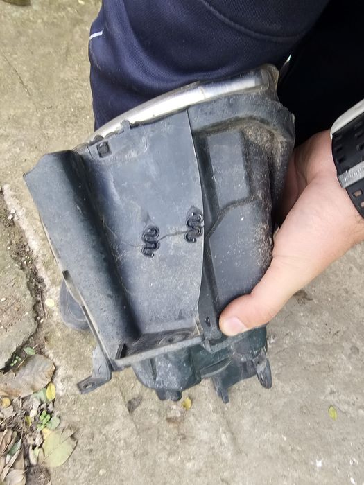 Far dacia doker dreapta