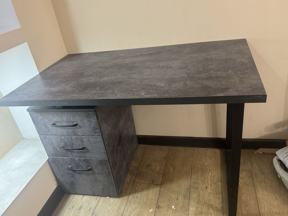 Продам письменный стол