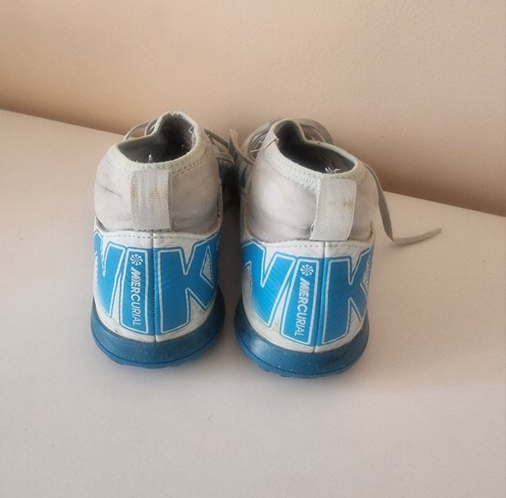 Детски футболни обувки Nike