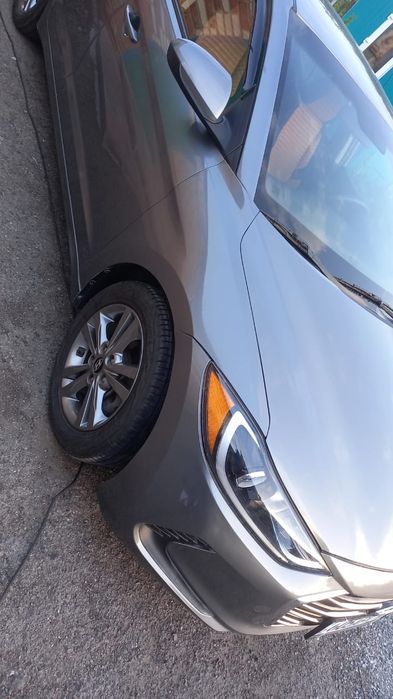 Продам автомобиль Hyundai Elantra 2017 г.