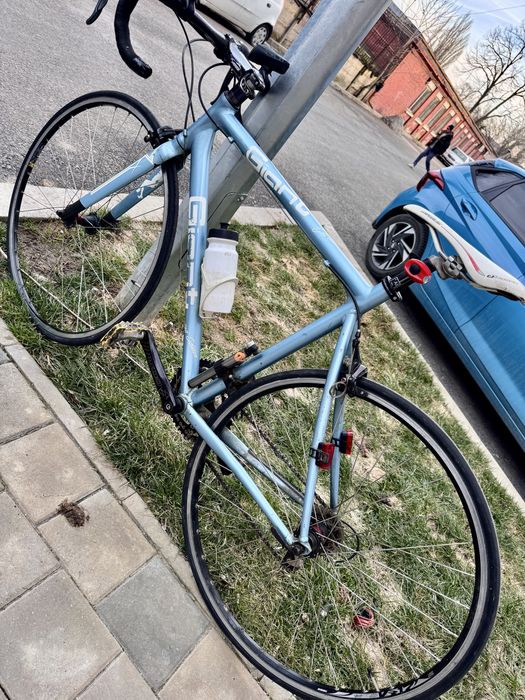 Bicicletă Cursieră