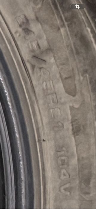 Шины зимние 245/45-21 goodyear