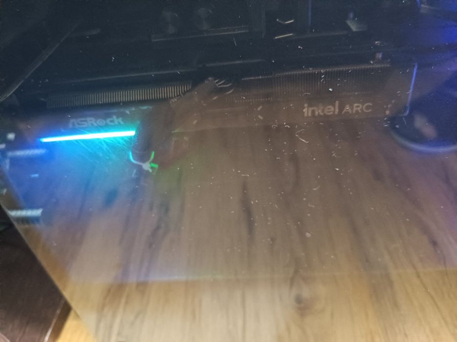 Видеокарта 12gb Intel arc b580 asrock challenger