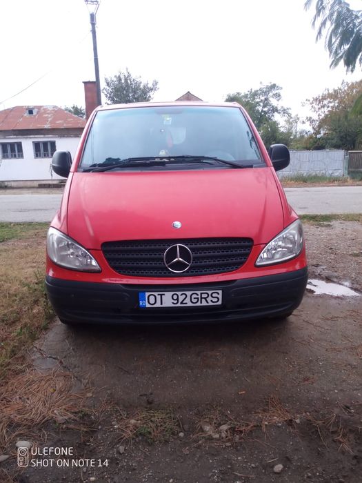 Vând Mercedes Vito