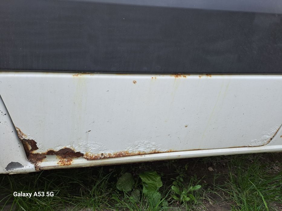 Лява и дясна врата