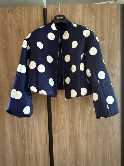 Яке тъно синьо на точки