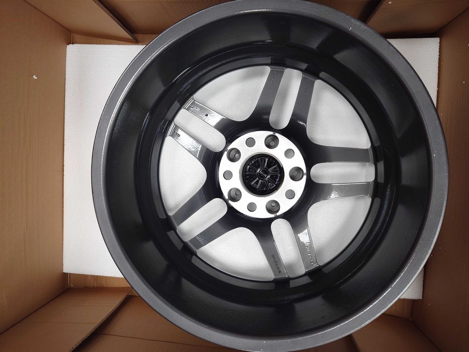 Schimb jante r18 BMW M Parallel Style 37 originale