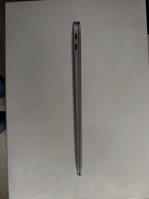 Продам macbook в иделаьном состоянии