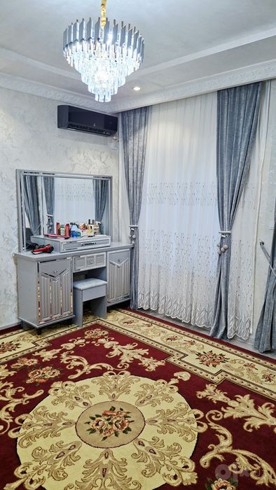 Srochna sotiladi Kelesdan 2,4 sotix 6 ta xona razdelniy sanuzel