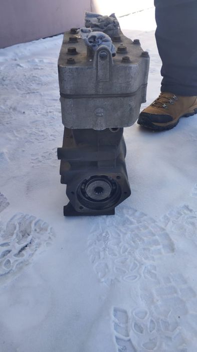 Запчачасти бу на ДАФ 105 компрессор бу  навесное бу стартер  новыи