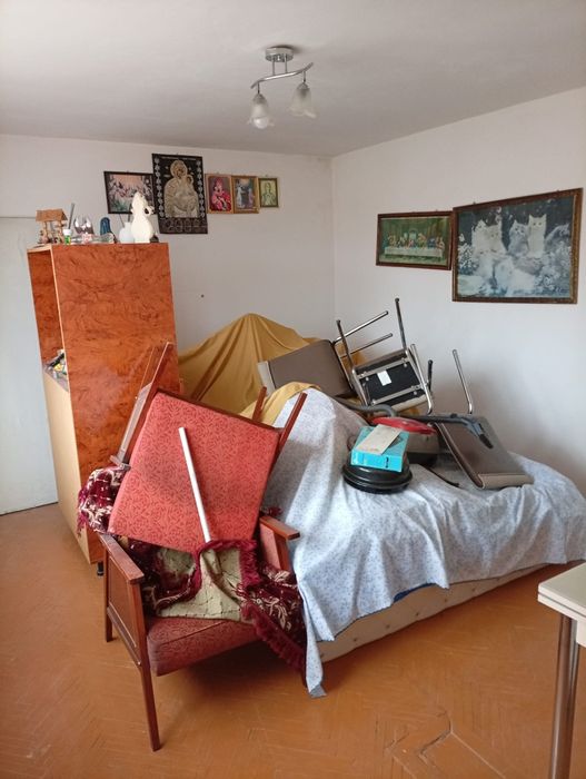 Vând apartament Lonea
