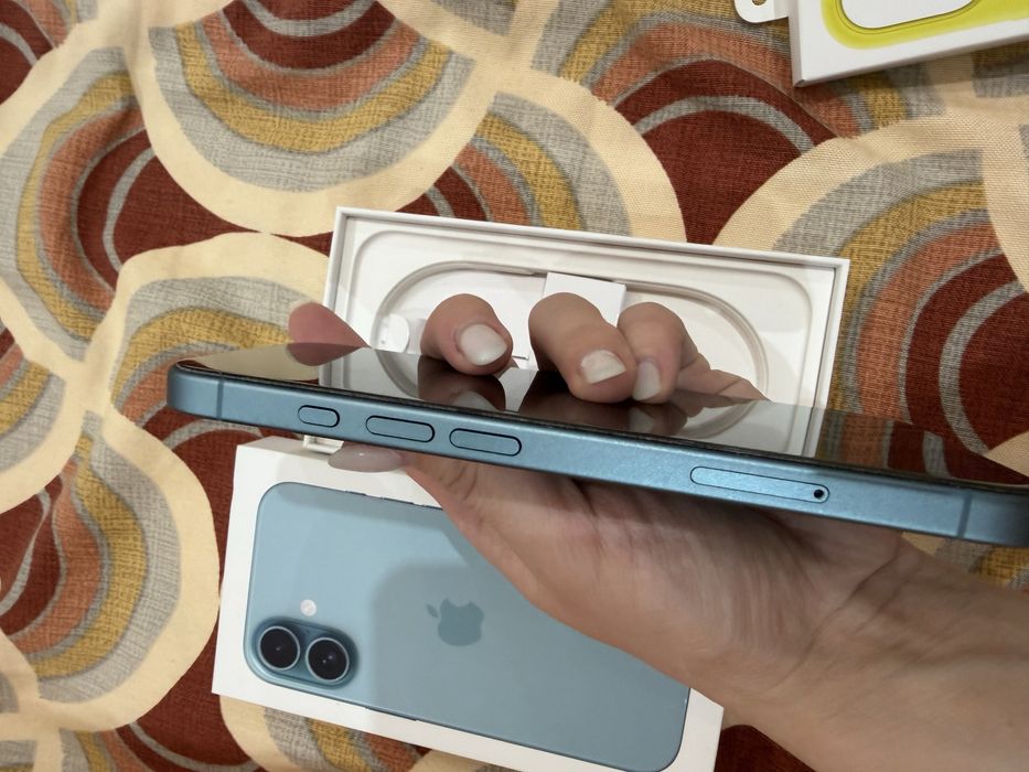 Iphone 16, 256 GB + чехол оригинал
