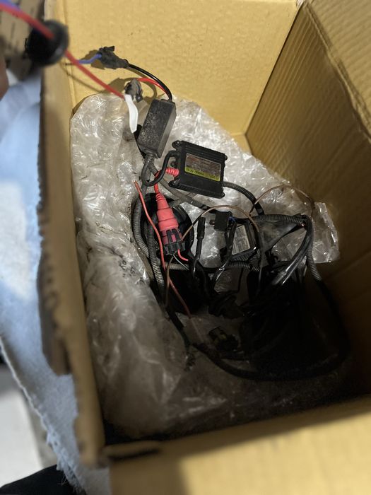 Vând faruri volkswagen Bora