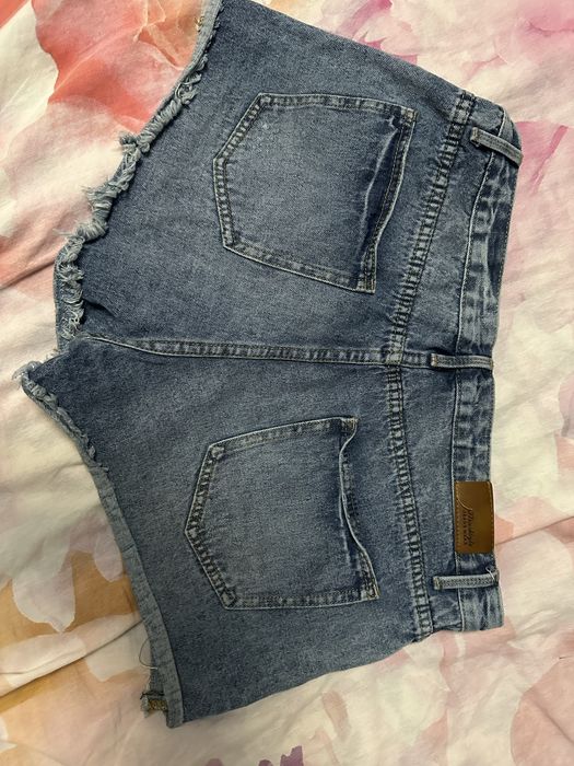 Продавам къси панталонки