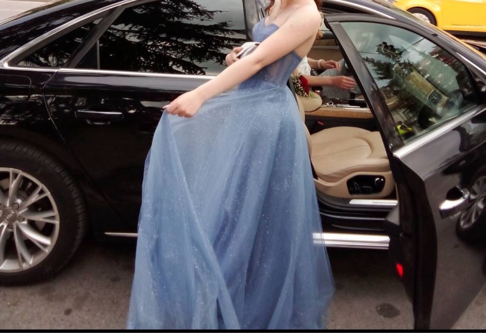 Продавам бална рокля!!